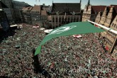 Bremen feiert die siegreiche Fußballmannschaft von Werder Bremen auf dem Marktplatz